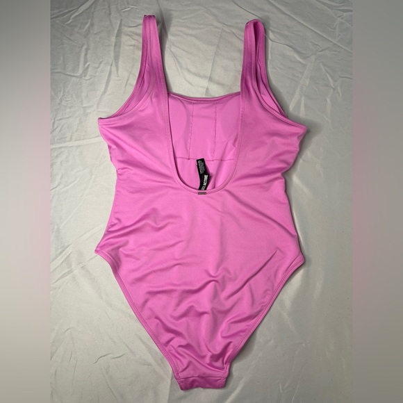 PINK Victoria's Secret Activewear in Vibrant Pink - Picture 4 of 7